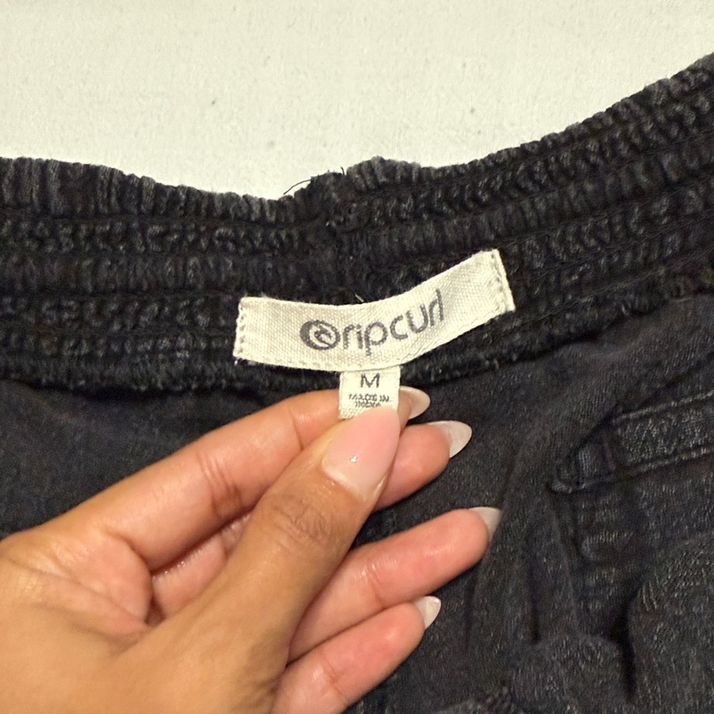 Rip Curl Black Beach Shorts - Picture 2 of 4